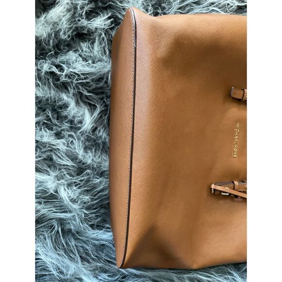 Michael Kors Jet Set Travel Large Saffiano Multu-Function Tote in Luggage - Picture 9 of 10